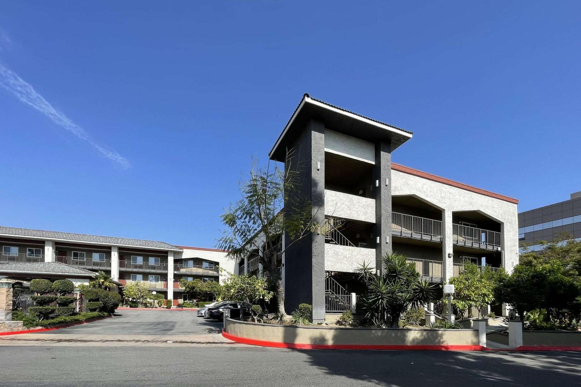 Quality Inn Ontario Airport Convention Center Extérieur photo